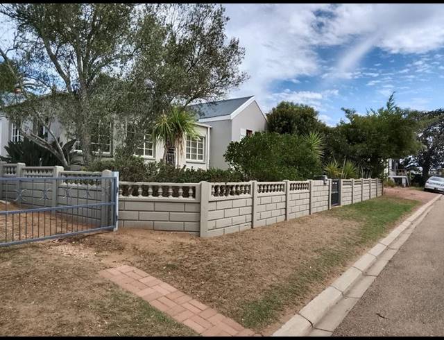 3 BEDROOM HOUSE FOR SALE IN ALBERTINIA